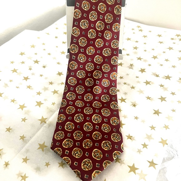 Vintage Burberrys of London 100% silk Medallion Print - Picture 1 of 6